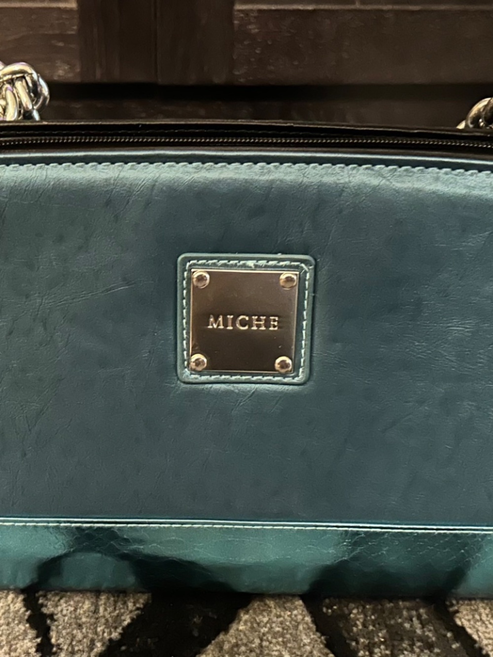 Purse with 9 Shells - Picture 2 of 11